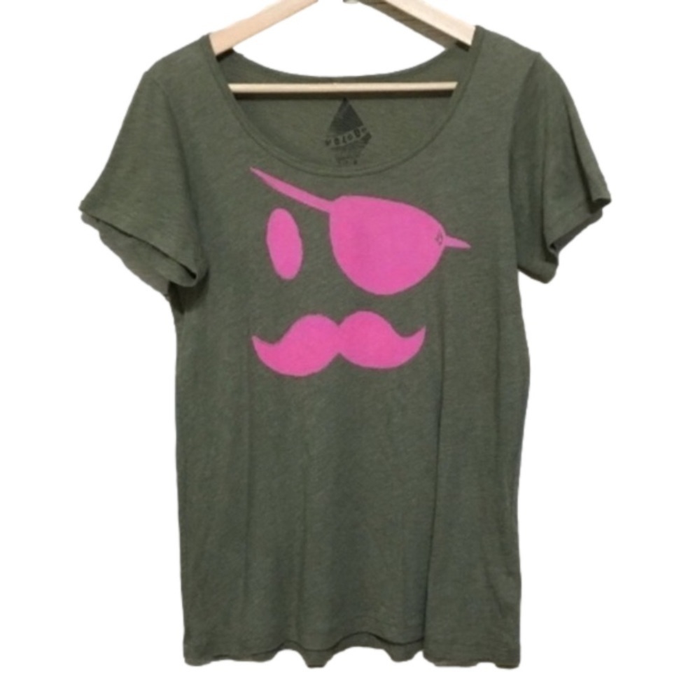 Volcom eyepatch mustache face scoop neck graphic tee size small